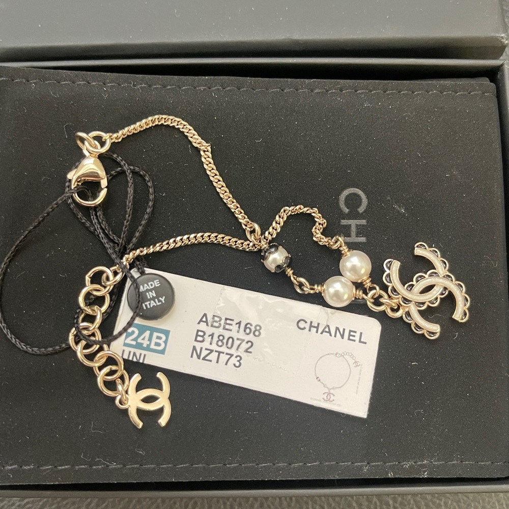 CHANEL Gold Bracelet with Pearl and Black Accents - Picture 5 of 10